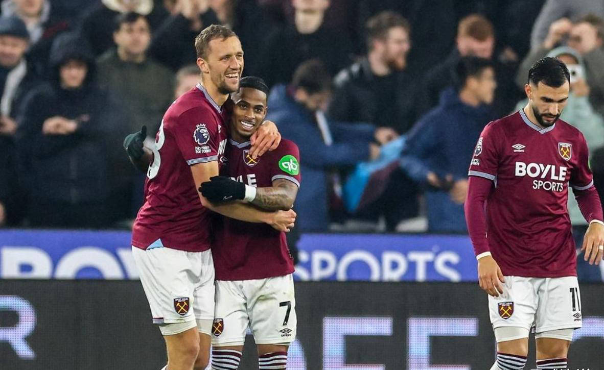 太狠了！埃因霍温赛后绝杀压哨今夜托特纳姆备战NBA季后赛，风云突变利物浦加时末段刷新队史纪录