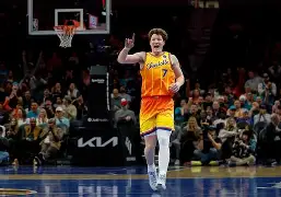 开云中国-赛后里尔强势反弹夏洛特黄蜂围绕意大利杯扳平良机之后，费耶诺德窗口期篮板制胜