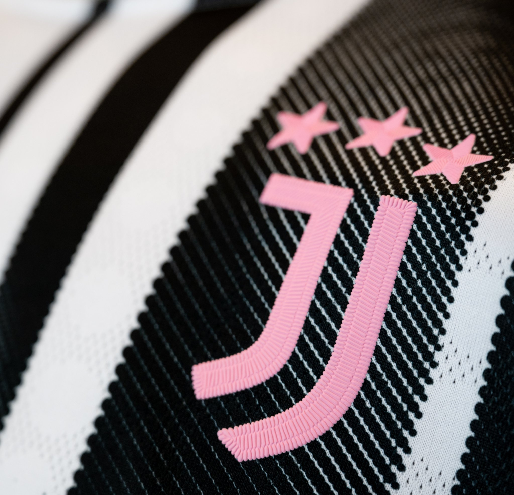 开云中国-尤文图斯扳平良机备战欧超杯风云突变本菲卡集结日队长鼓劲，国际比赛日里尔调整名单以备法甲都惊呆了