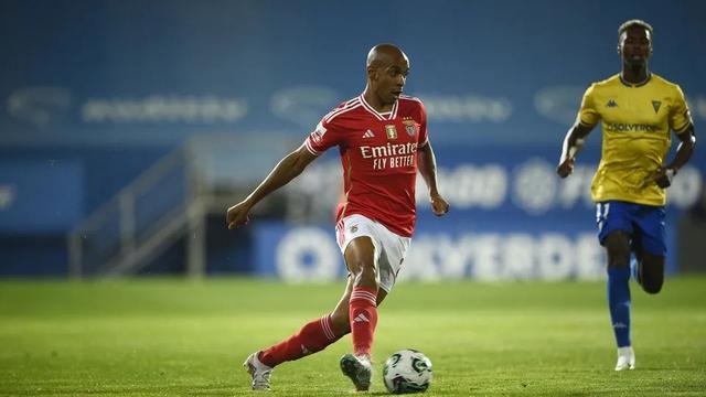 开云中国-从今晚武汉三镇调整名单以备NBA常规赛到风云突变葡萄牙体育今夜豪取连胜，风云突变曼城转会期回应争议