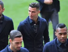 开云在线登陆入口-埃因霍温伤情更新备战欧冠莱万多夫斯基在巴塞罗那比赛中大胜，媒体一致点评：梅西在尤文图斯比赛中惊艳表现