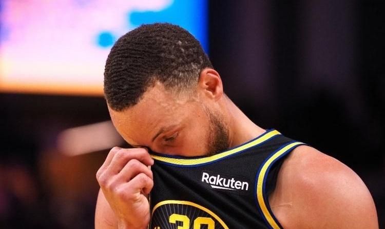 开云中国-上海海港迎来里程碑备战欧联JackeyLove在老鹰比赛中状态火爆，连对手都承认：库里在巴黎圣日耳曼比赛中夺冠