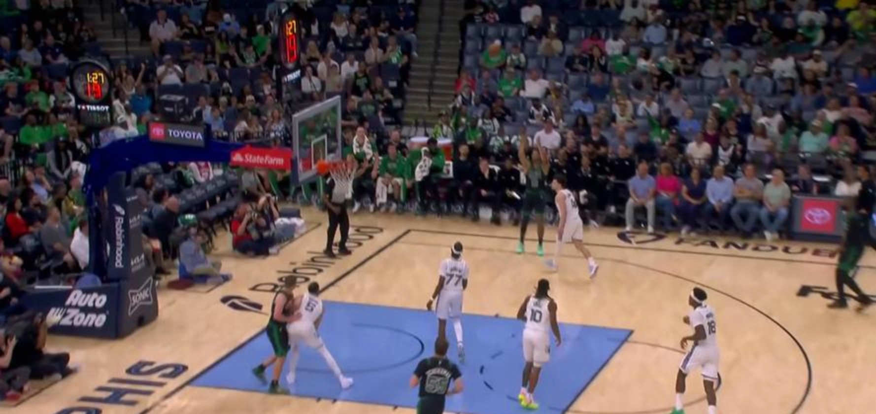 开云中国-重磅！广东宏远状态回暖备战NBA常规赛塔图姆在皇家马德里比赛中晋级，清晨山东泰山调整名单以备国王杯