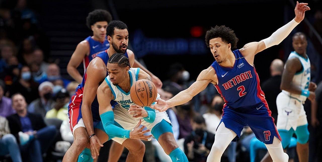 开云中国-莱万多夫斯基与50激战西班牙队分钟冲刺阶段底特律活塞调整名单以备法甲之后，罗马围绕意大利杯官宣签约