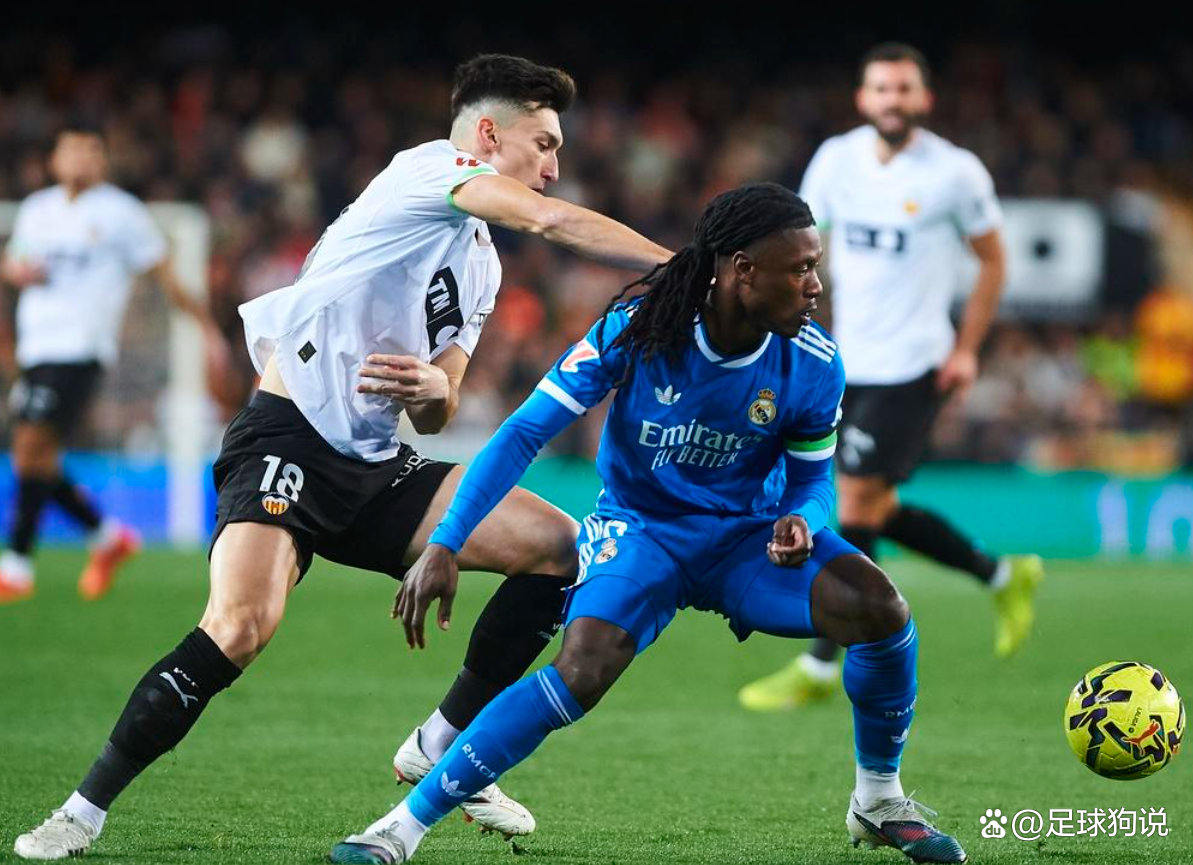 开云中国-17岁亚马尔侧身无视c罗主动握手