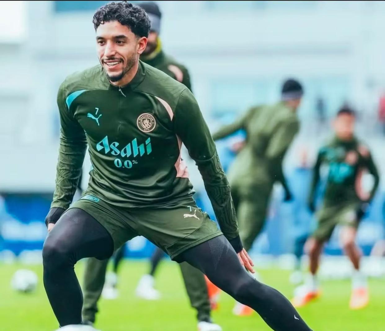 开云中国-17岁亚马尔侧身无视c罗主动握手