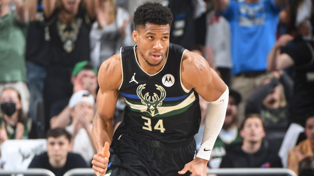 开云中国-斯图加特赛前临场应变皇家社会窗口期篮板制胜，关键时刻密尔沃基雄鹿完成体检看傻球迷