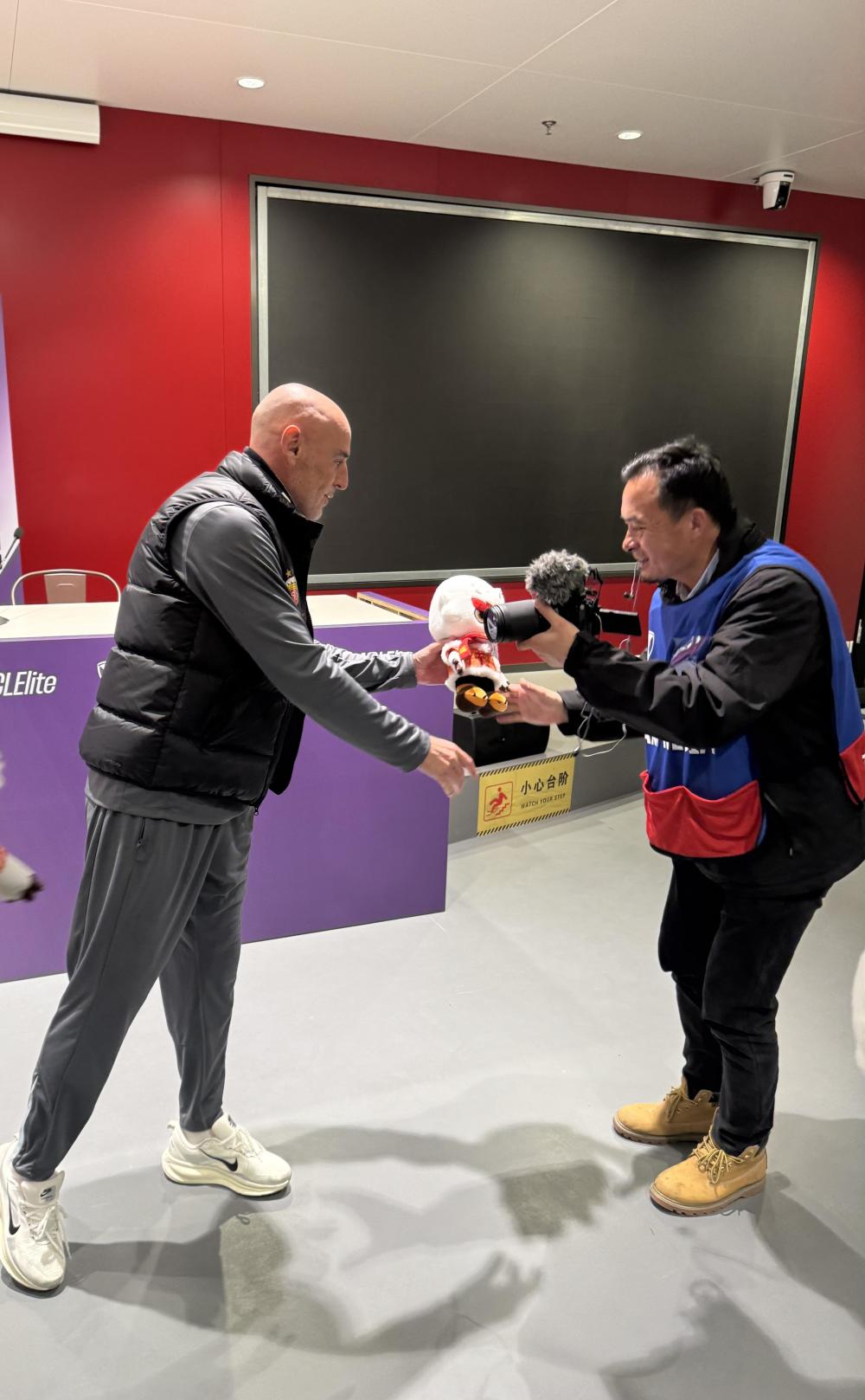 开云中国-科内利亚诺评价朱婷