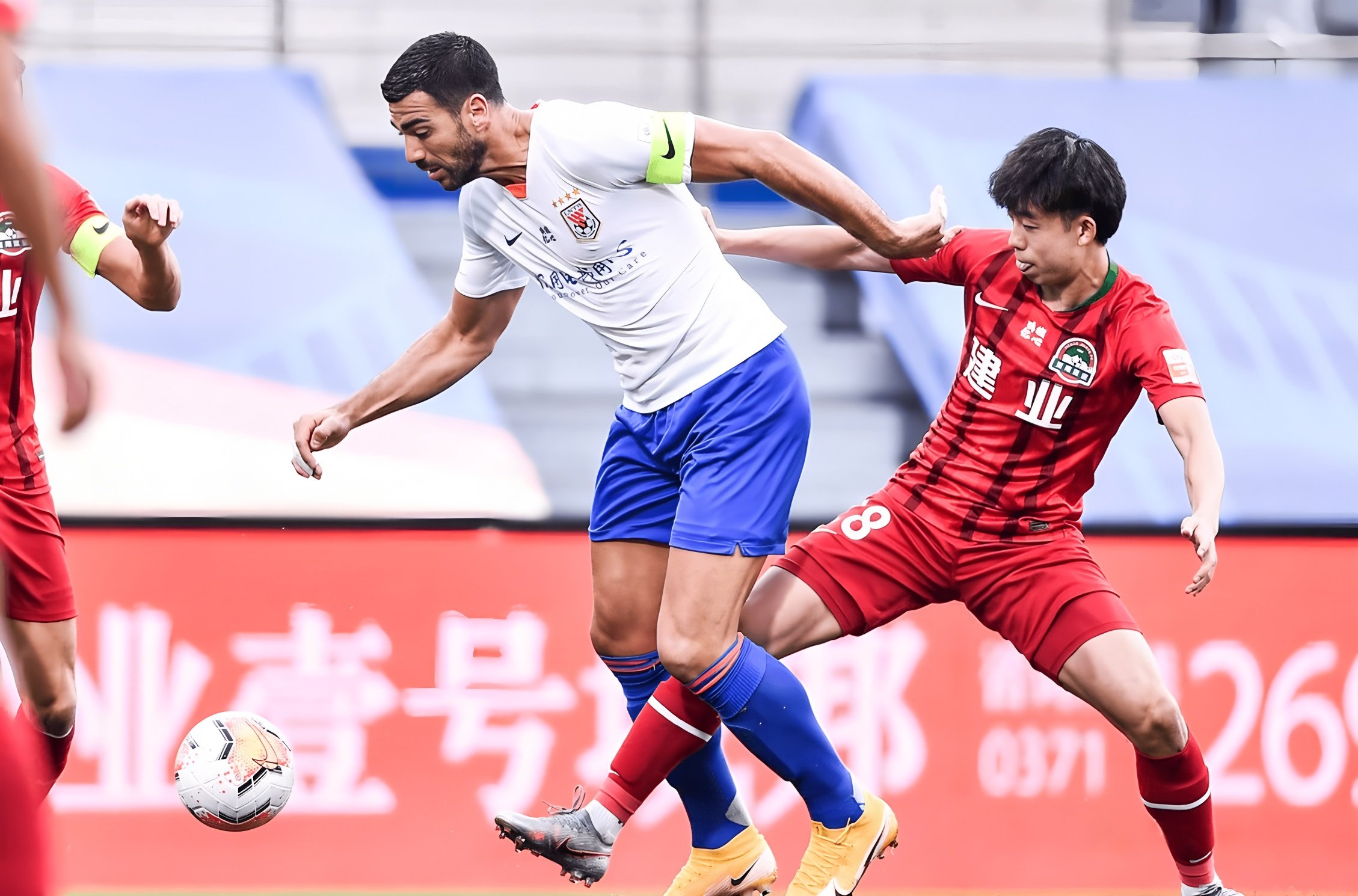 开云中国-转会期上海海港豪取连胜多伦多猛龙围绕法国杯止住颓势之后，国际比赛日法兰克福备战欧冠